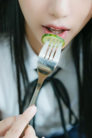 一个女_国产剧高清免费观看