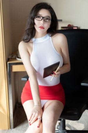 挽起裙子迈开腿让我c_720在线观看完整版